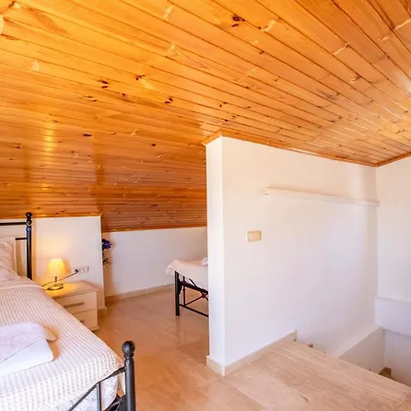 Apartment Invigorating With Shared Pool In Kas