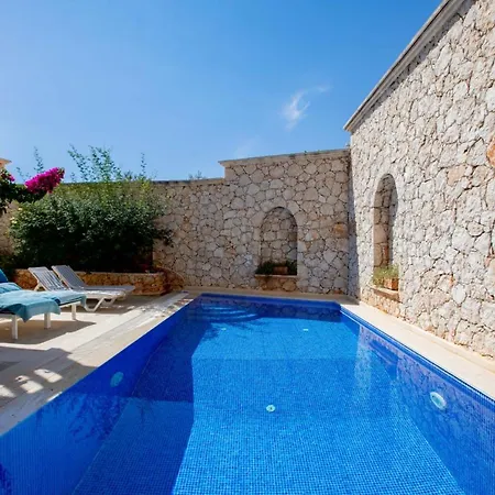 Apartment Invigorating With Shared Pool In Kas